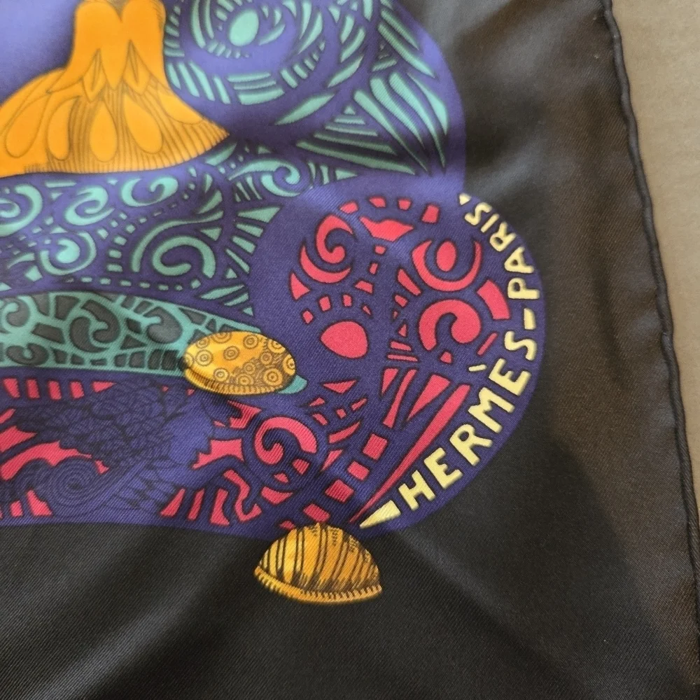 Hermes L'Atlantide 100% Silk Scarf Blacm Gold 90cm Grand Carre Pristine - Picture 5 of 6